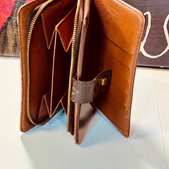 Louis Vuitton Brown Monogram Porto de paper - Picture 9 of 15